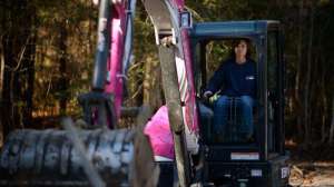 Courtney stephenson1 180129 143058