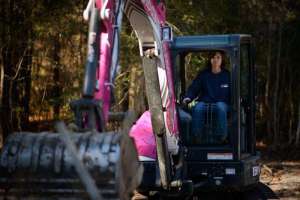 Courtney stephenson1 180129 143058