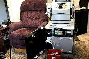 Home dialysis station