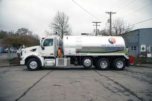 Or 2021 peterbilt 567 imperial industries 4200 gallon stainless steel tank and nve pump 3